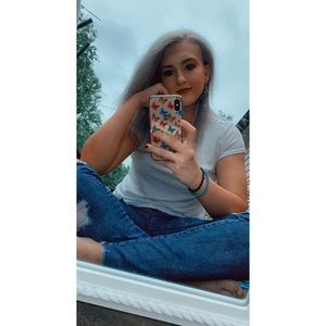 Meet your Posher, Katelyn